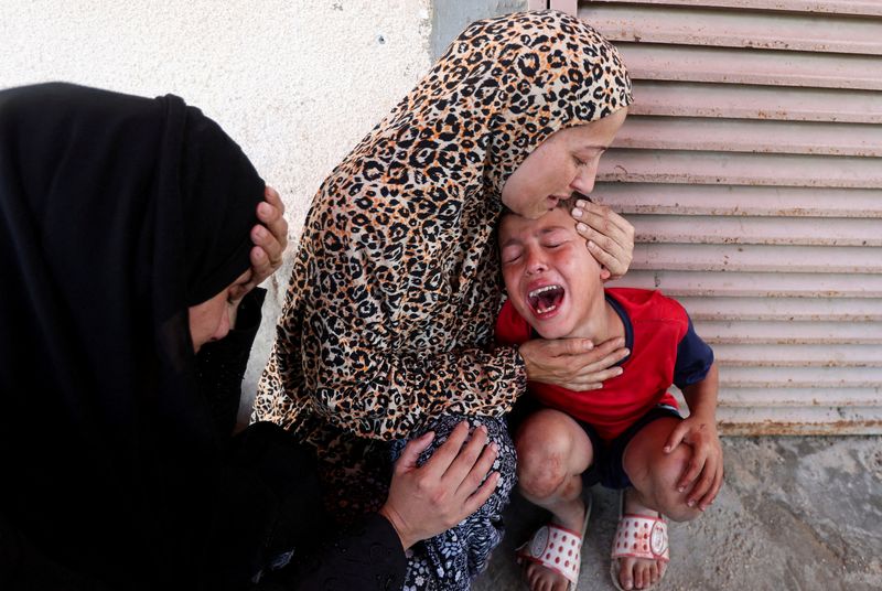 Ataque israelense mata crianças perto de clínica em Gaza, sem previsão de trégua imediata