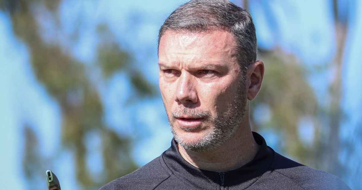 Athleto Enfranta Ferroviáia em Cris