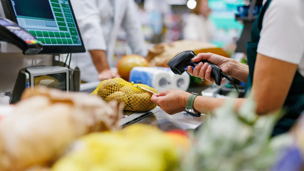Cabaz alimentar volta a ficar mais caro. Há um ano custava menos 11 euros