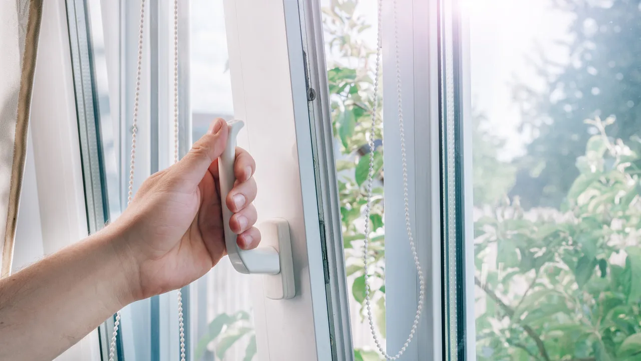 Casa fresca sem gastar dinheiro? Oito erros que não ajudam (evite-os)