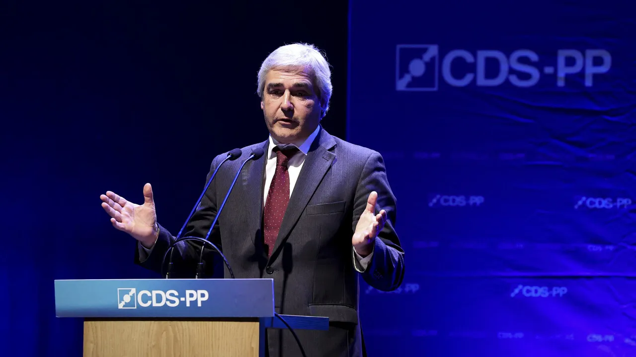 Cds impõe manutenção de lugares para mantém coligação em lisboa