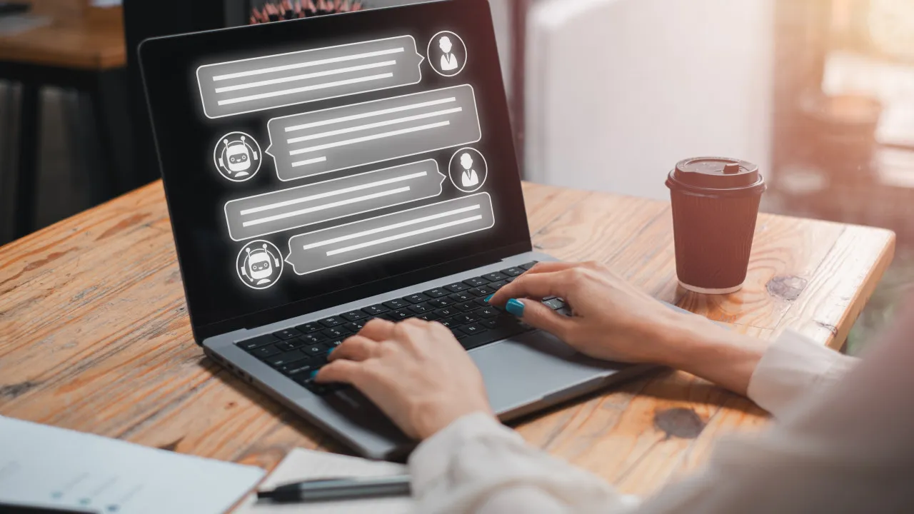'Chatbots' Geram desinformacão Sobre Saúde em 88% Das Suas Respostas