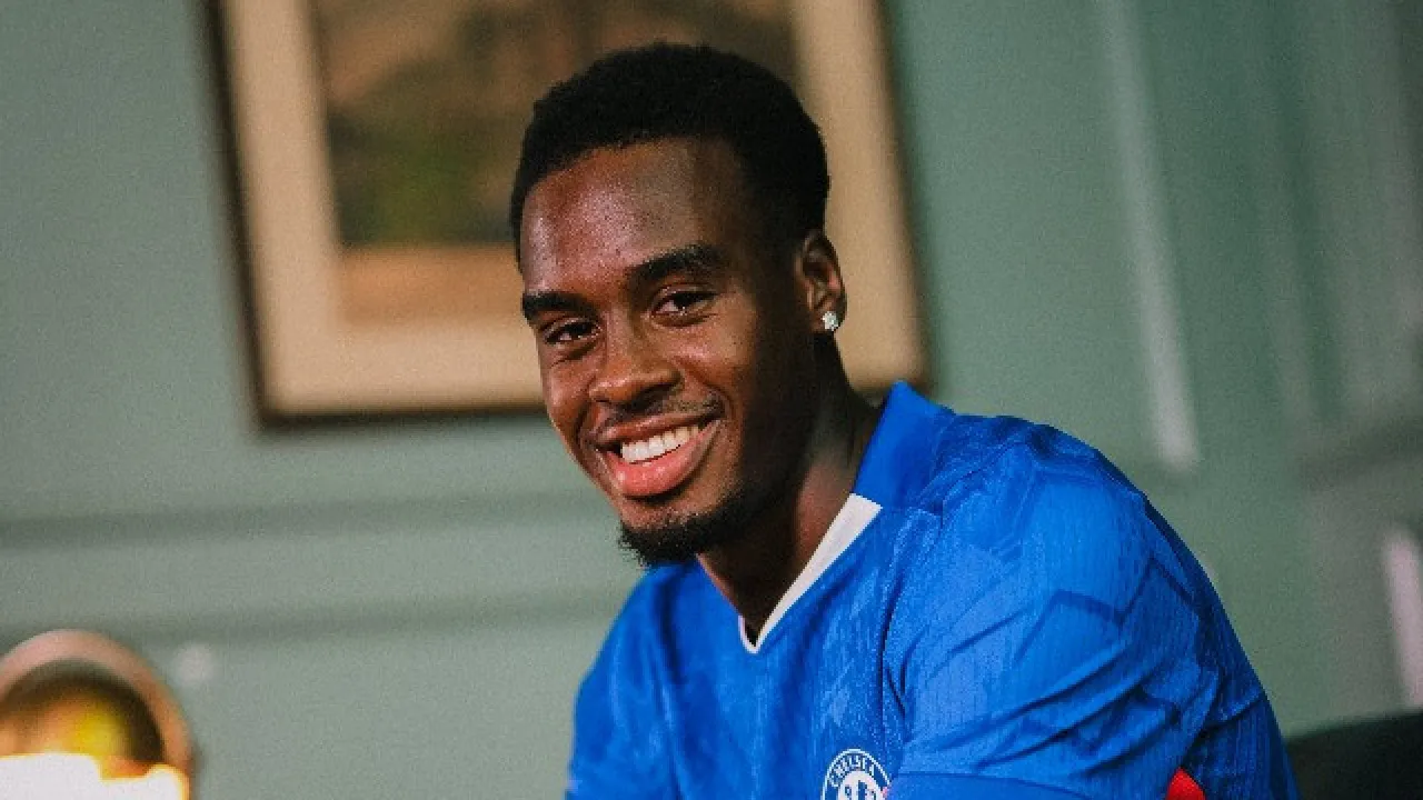 Chelsea Contrata Jamie Gittens ao Borussia Dortmund