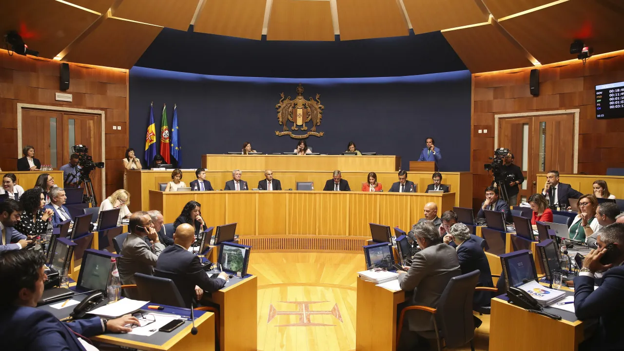 Conta da Madeira de 2023 Aprovada por Maioria No Parlamento