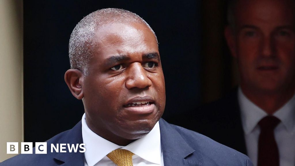 David Lammy 'horrorizado e enojado' pelo sofrimento civil em Gaza