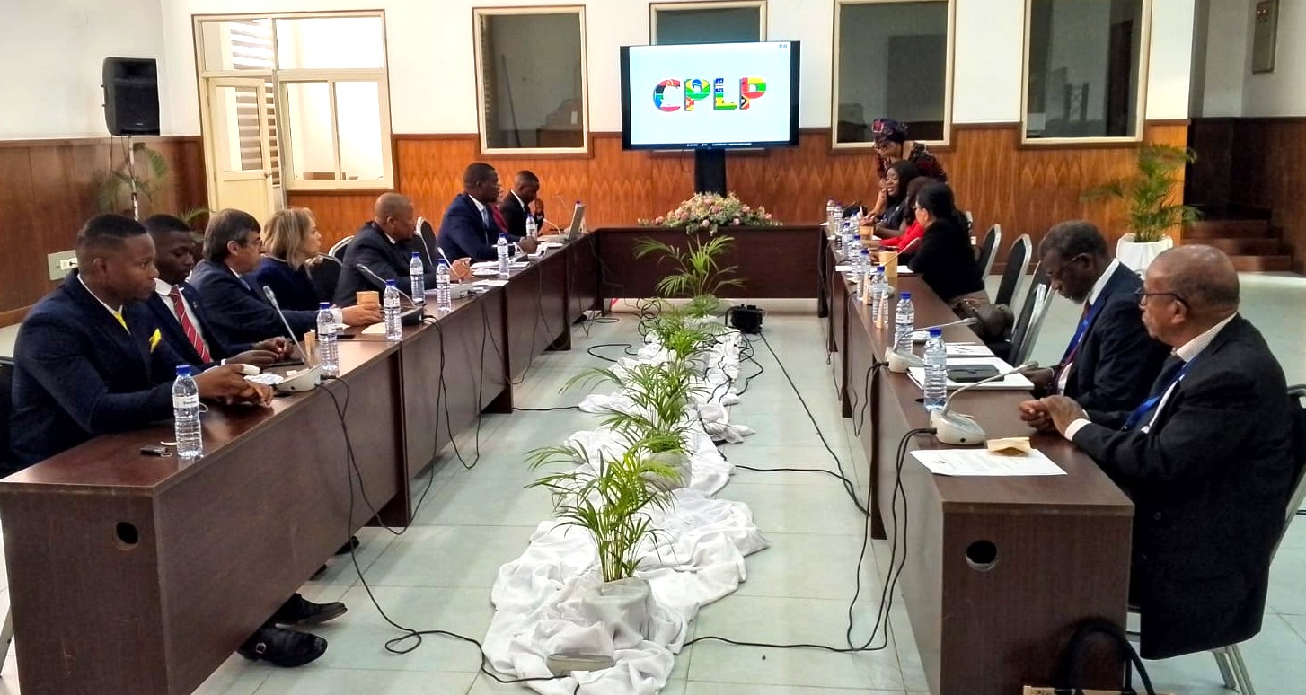 Delegados debatem integracão na cplp