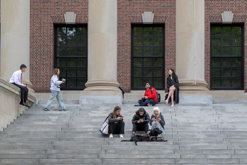 Departamento de Estado dos EUA investiga participação de Harvard em programa de intercâmbio