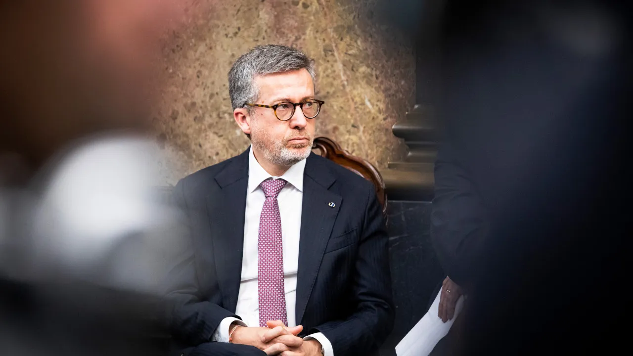 'Distrito de Benfica'? OPOSIÇÃO NA CML Questiona Imparcialidade de Moedas