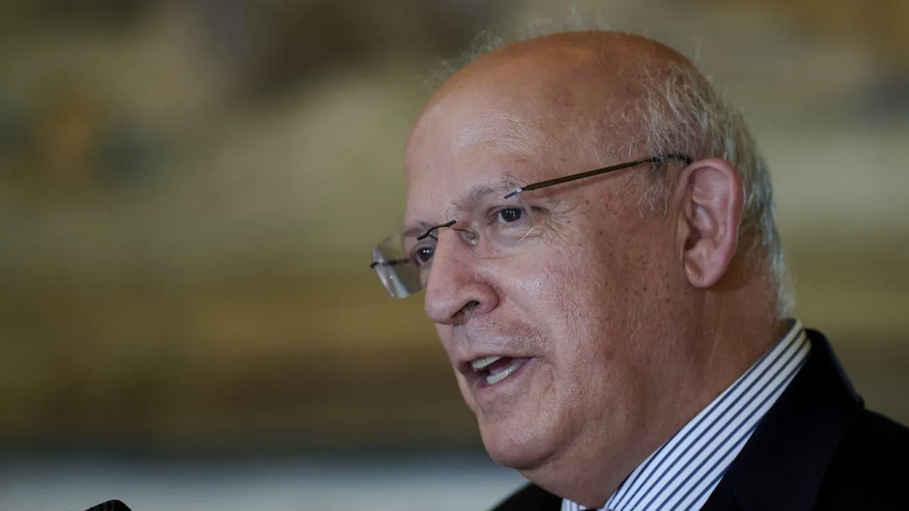 "Divisível". Santos Silva Não Será Candidato à Presidênia da República