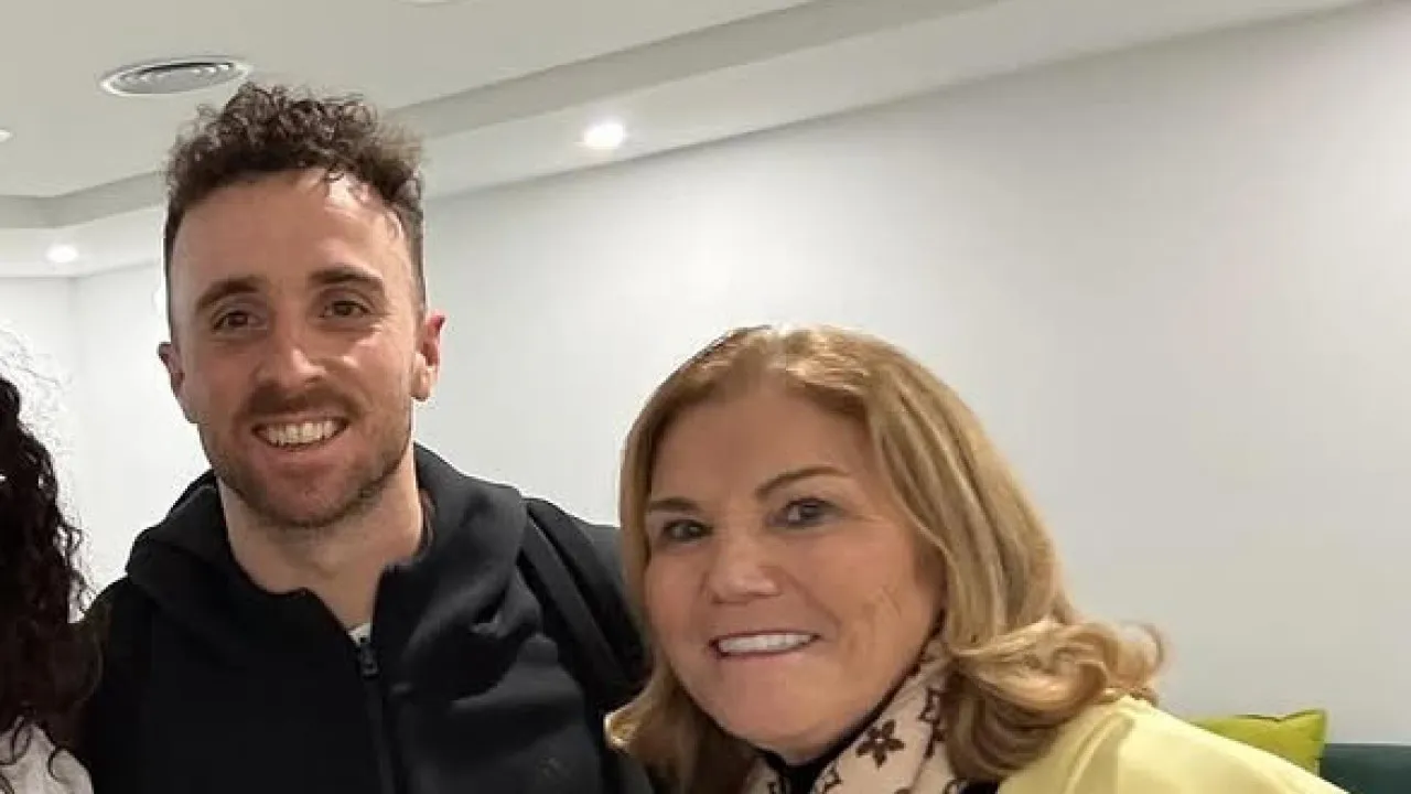 Dolores Aveiro mostra foto com Diogo Jota. "Que dor tão grande"