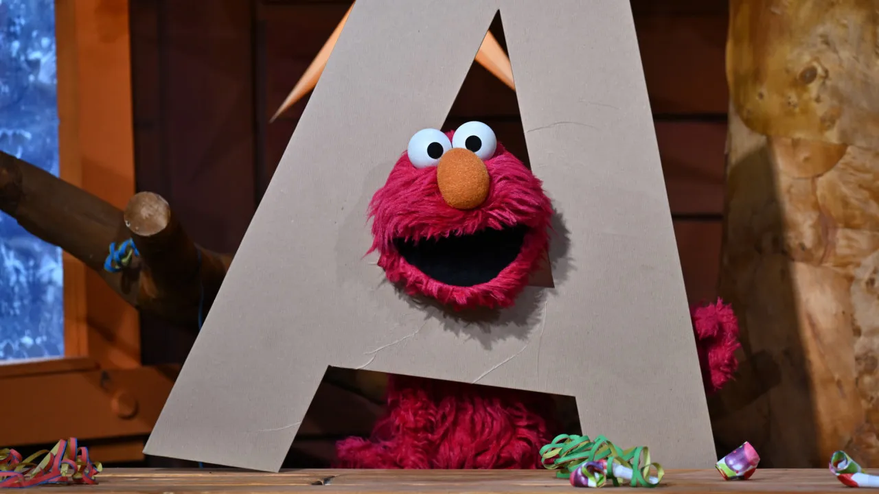 Elmo, da Rua Sésamo, Foi Alvo de Hacking e Fez 'Postais' AntisseMitas no X