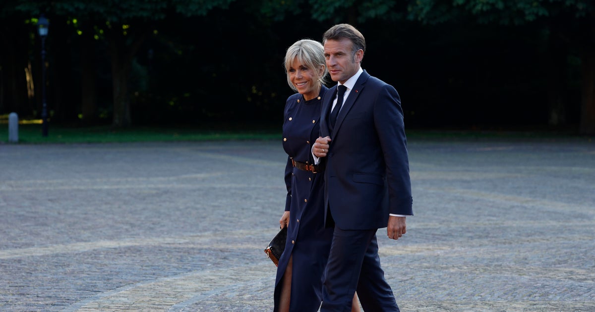 Emmanuel Macron, Brigitte Macron Sue Destra de direita podcaster ca ...