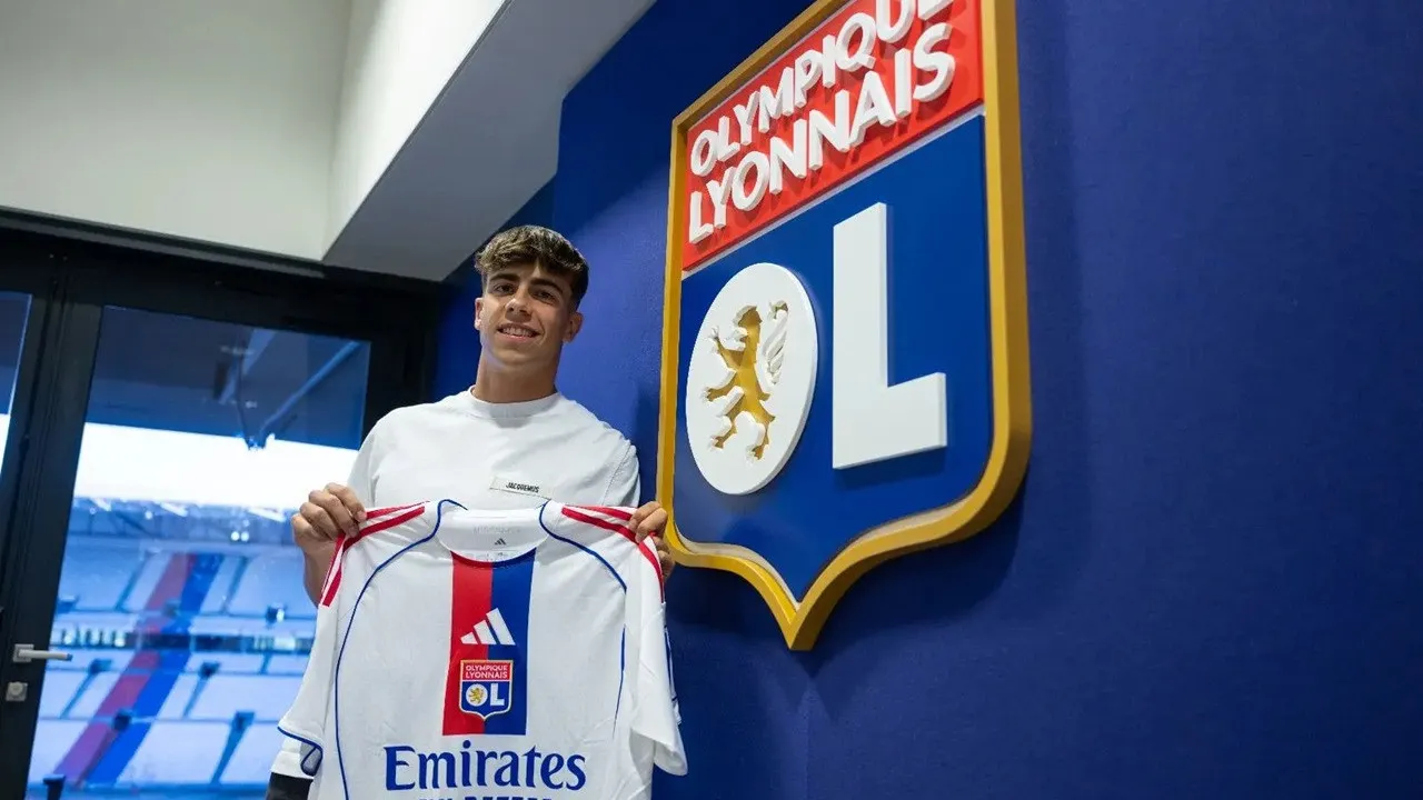 Francesses Lyon Contratam Afonso Moreira AO