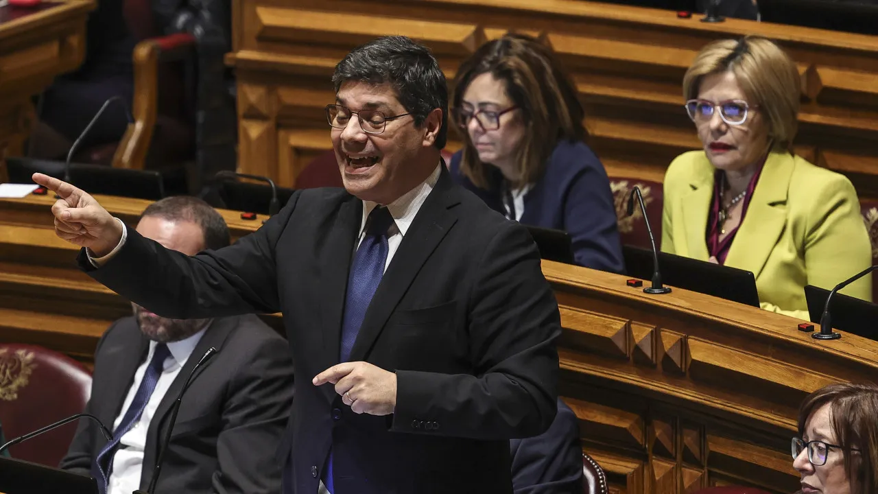 IMIGRAÇÃO. PS Acusa Psd de União com Chega em "Flagrante Violaça da Lei"