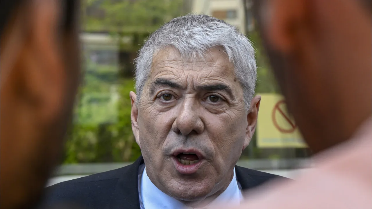 "Já Lá Vão Três Dias. Como Provas Que favoreci Fosse