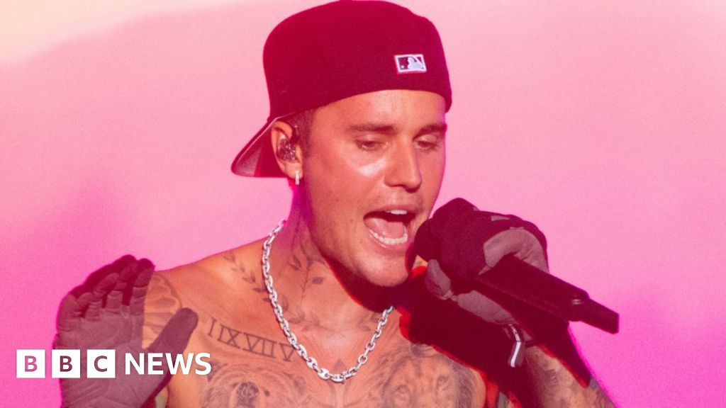 Justin Bieber derruba um novo álbum surpresa