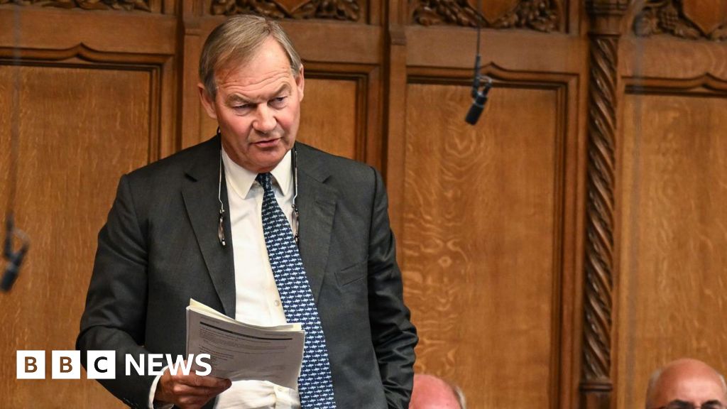 MP Rupert Lowe investigado por padrões Watchdog