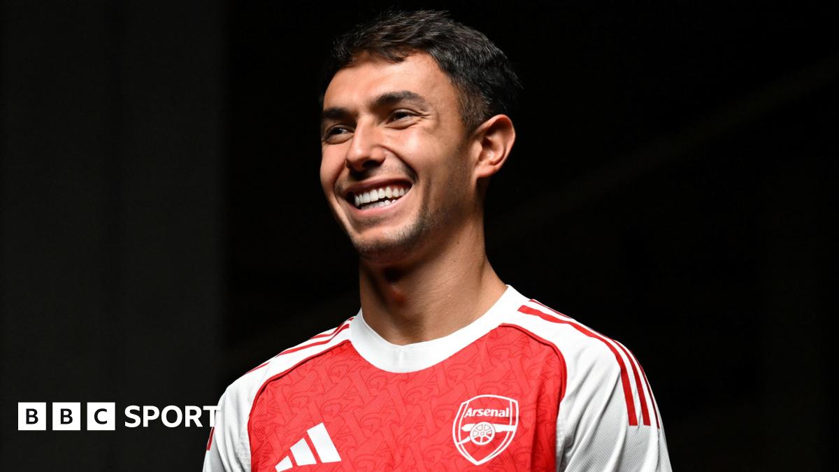 Martin Zubimendi in an Arsenal shirt