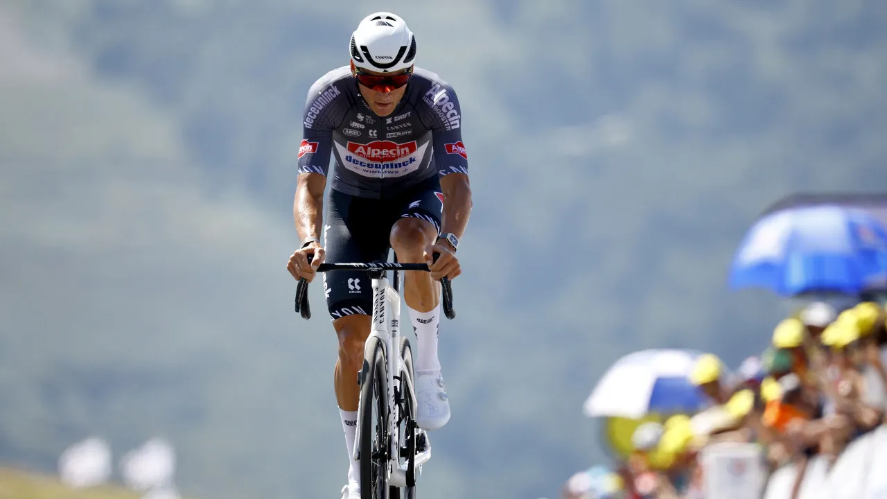 Mathieu van der Poel Abandona Volta A Fraça Devido A uma pneumonia