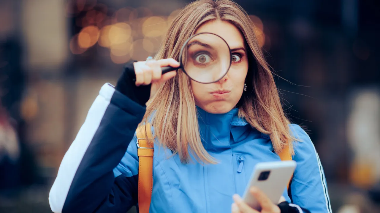 Modo FBI? Ranking dos signos que mais 'stalkeiam' nas Redes Sociais