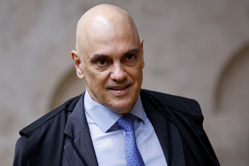 Moraes, do STF, suspende decisões do governo e do Congresso sobre o IOF e marca conciliação