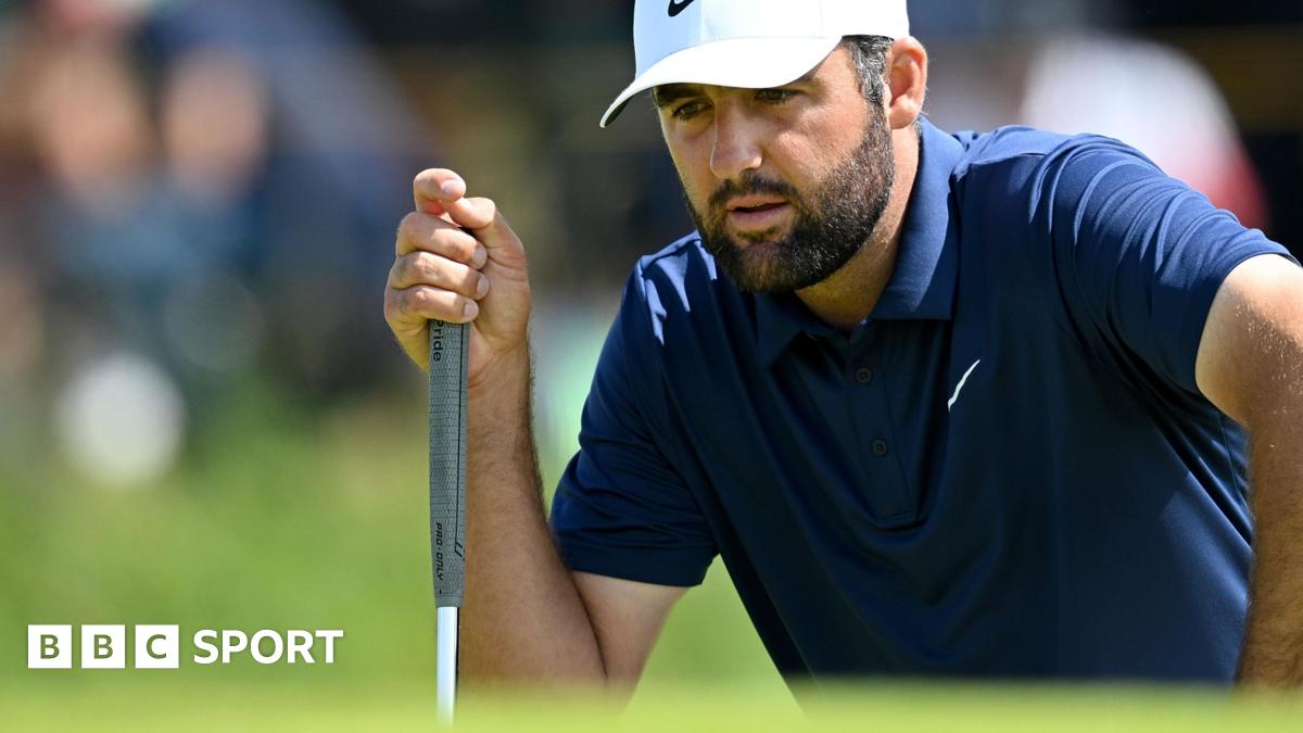 Scottie Scheffler lining up a putt in the final round at Royal Portrush