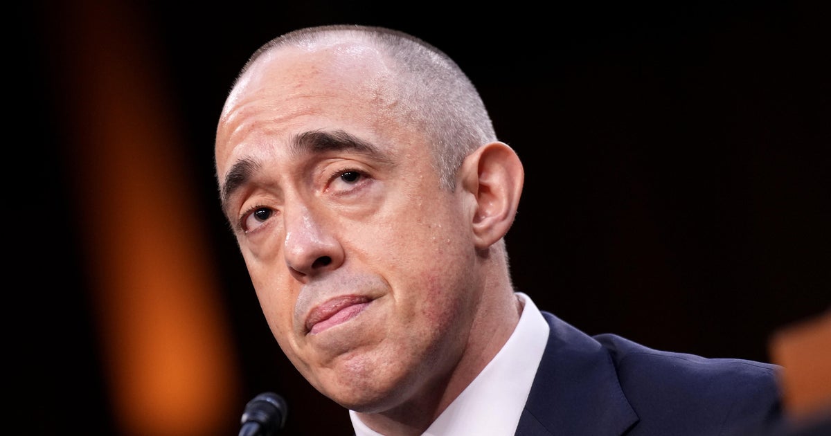 Os textos de WhistleBlower sugerem que o candidato judicial em Trump Emil Bo ...