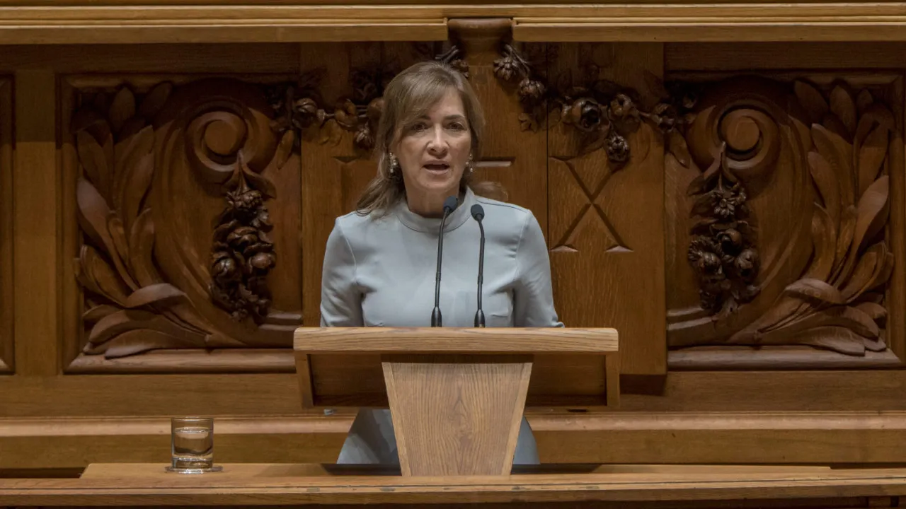 PS Condena Montenegro por "Inaceitável Silênia"
