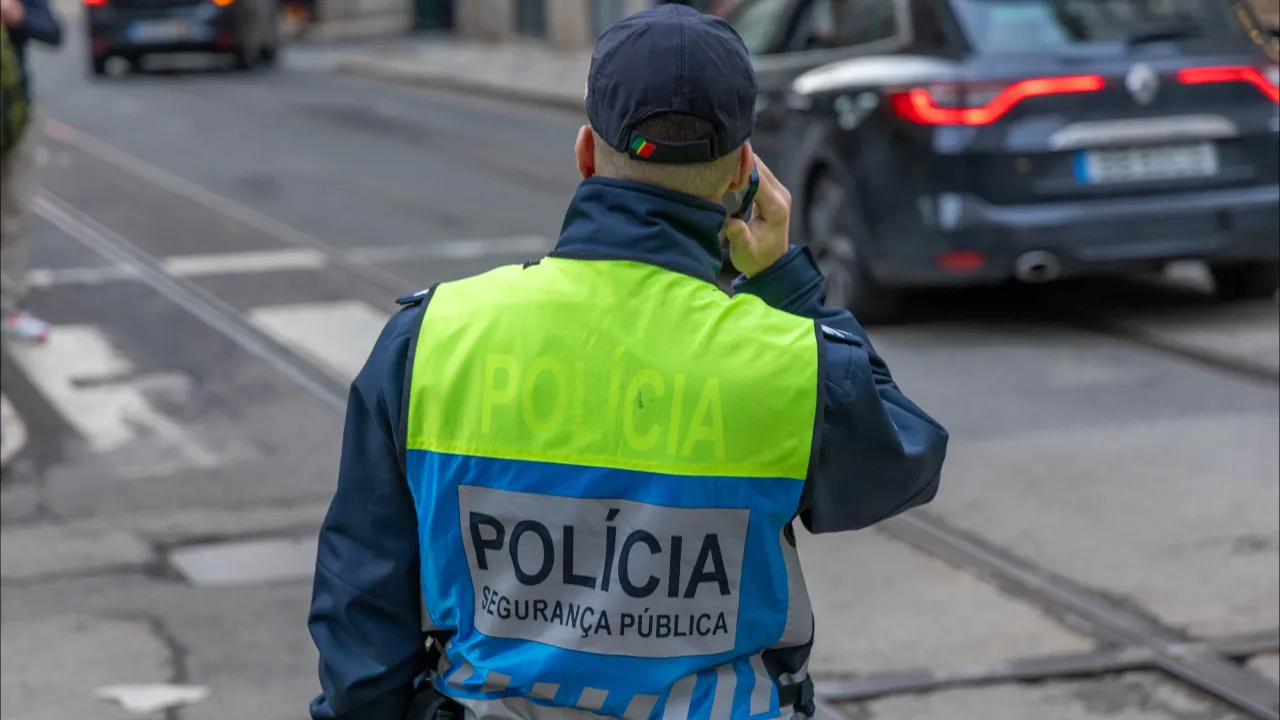 PSP Fez 482 AÇÃO DE VISIBILIDADE EM ZONAS DE MAIS TURISMO