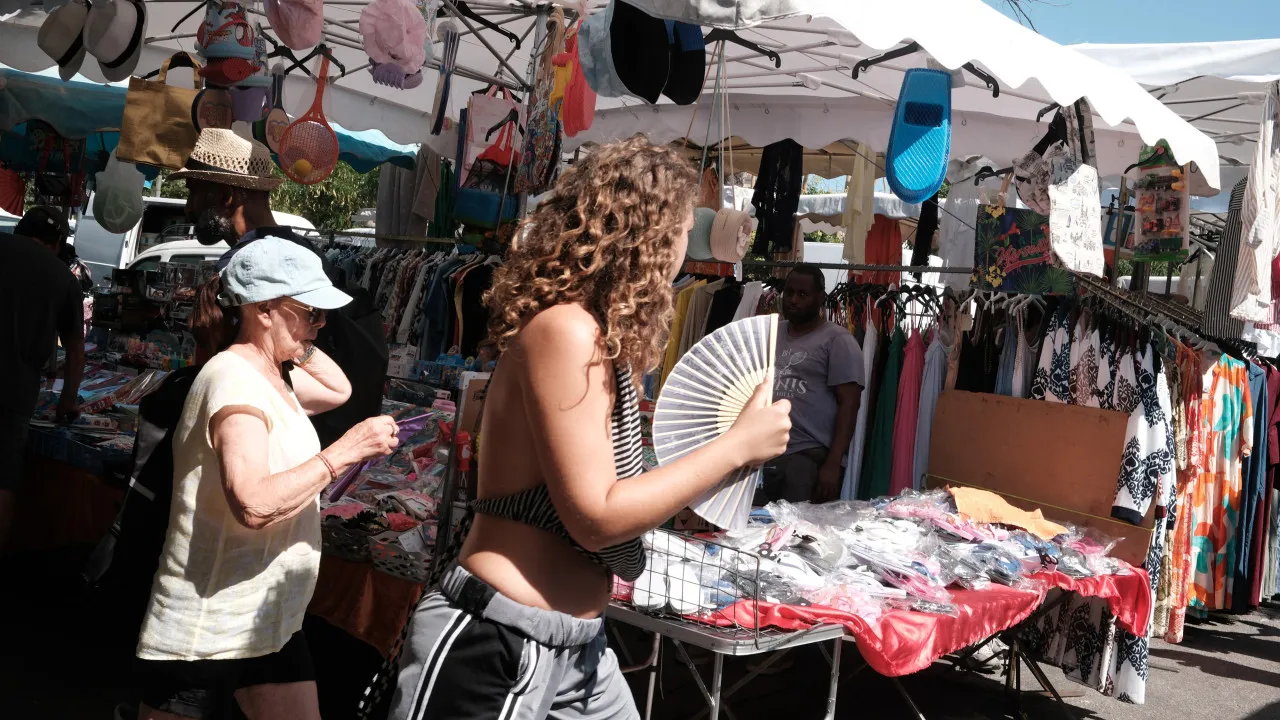 Pelo Menos Duas Pessoas Morreram em França Devido AO Calor