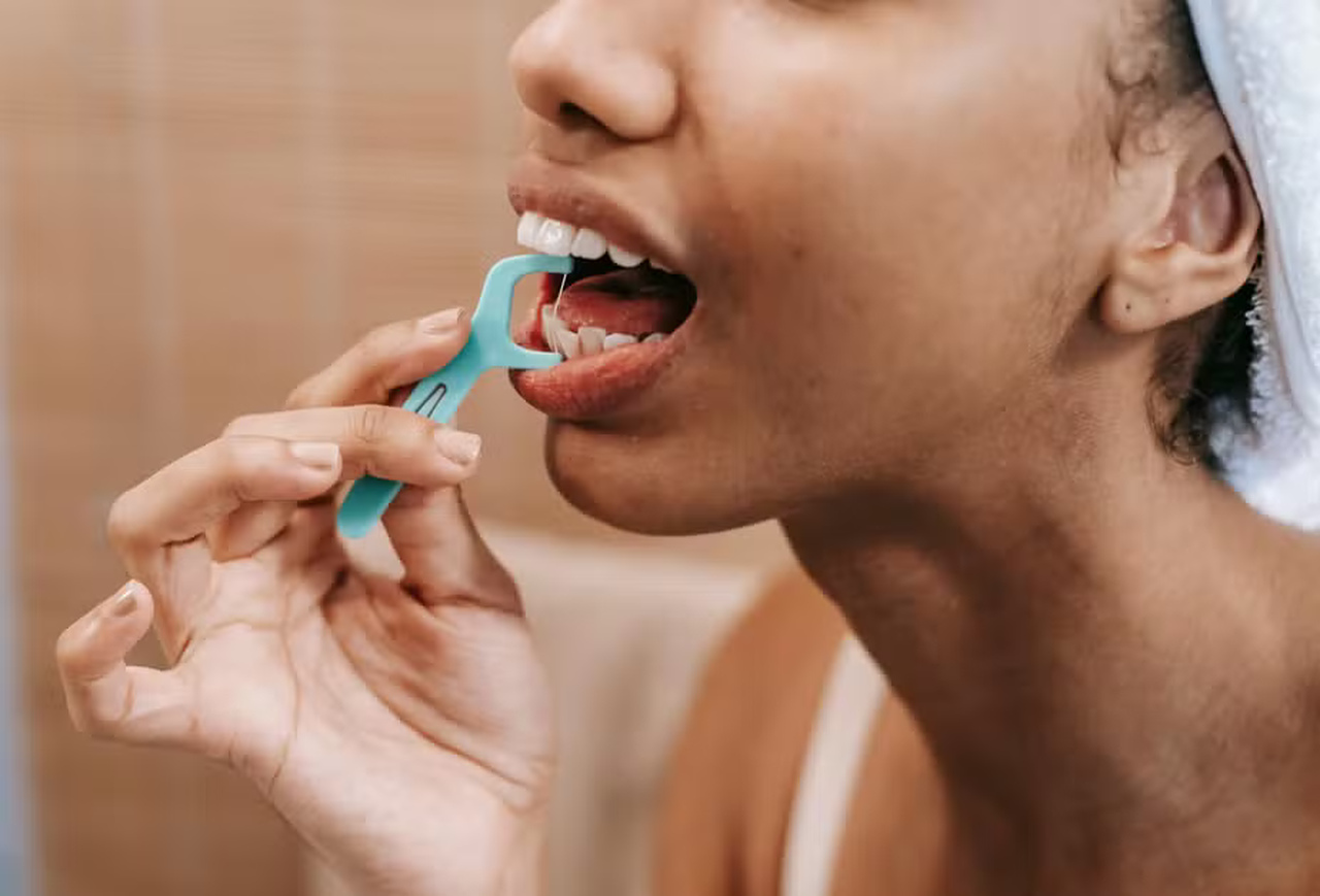 Pesquisadorores Criam Fio Dentário Inteligente Que Mede o Estresse Através da Saliva