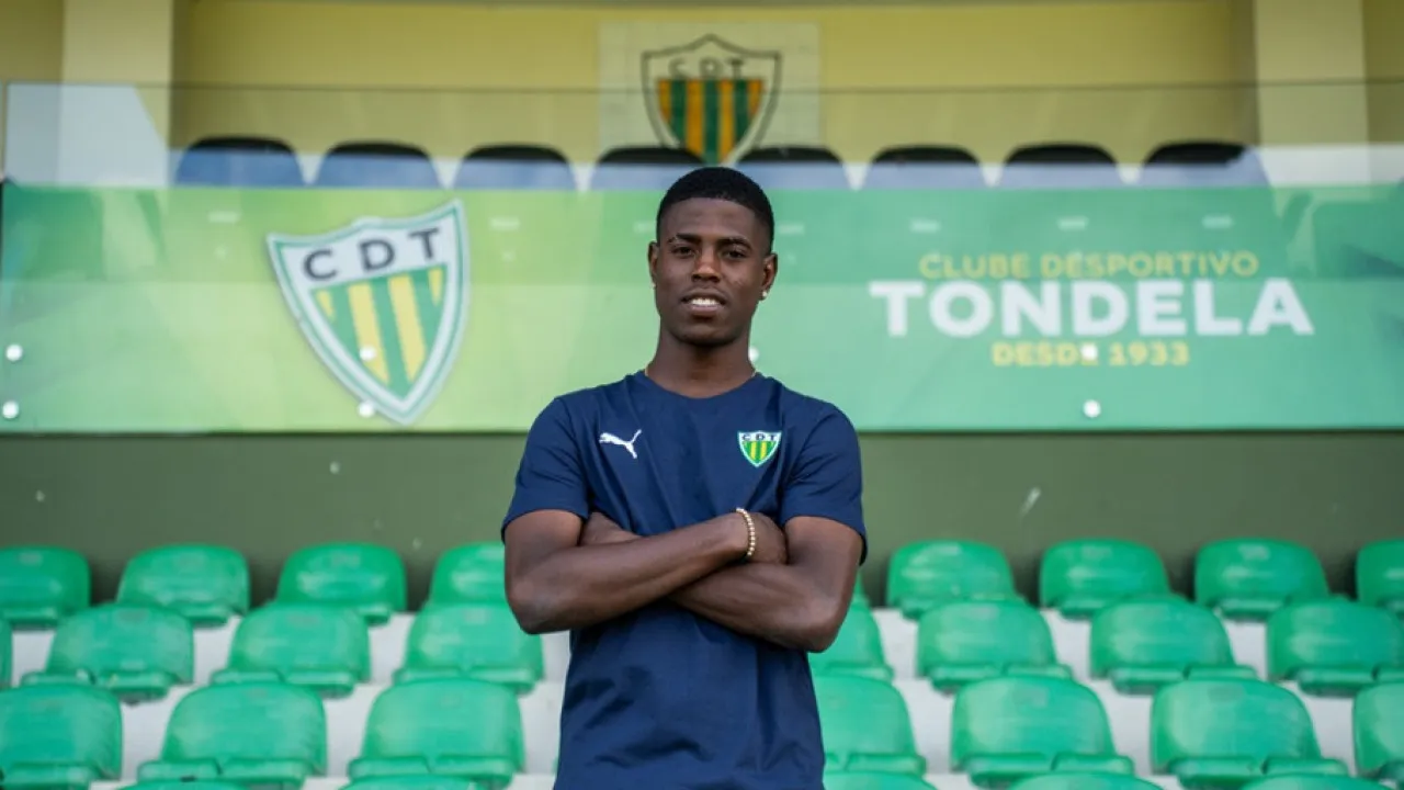 Ponta de Lança Yefrei Rodríguez Cedido Ao Tondela