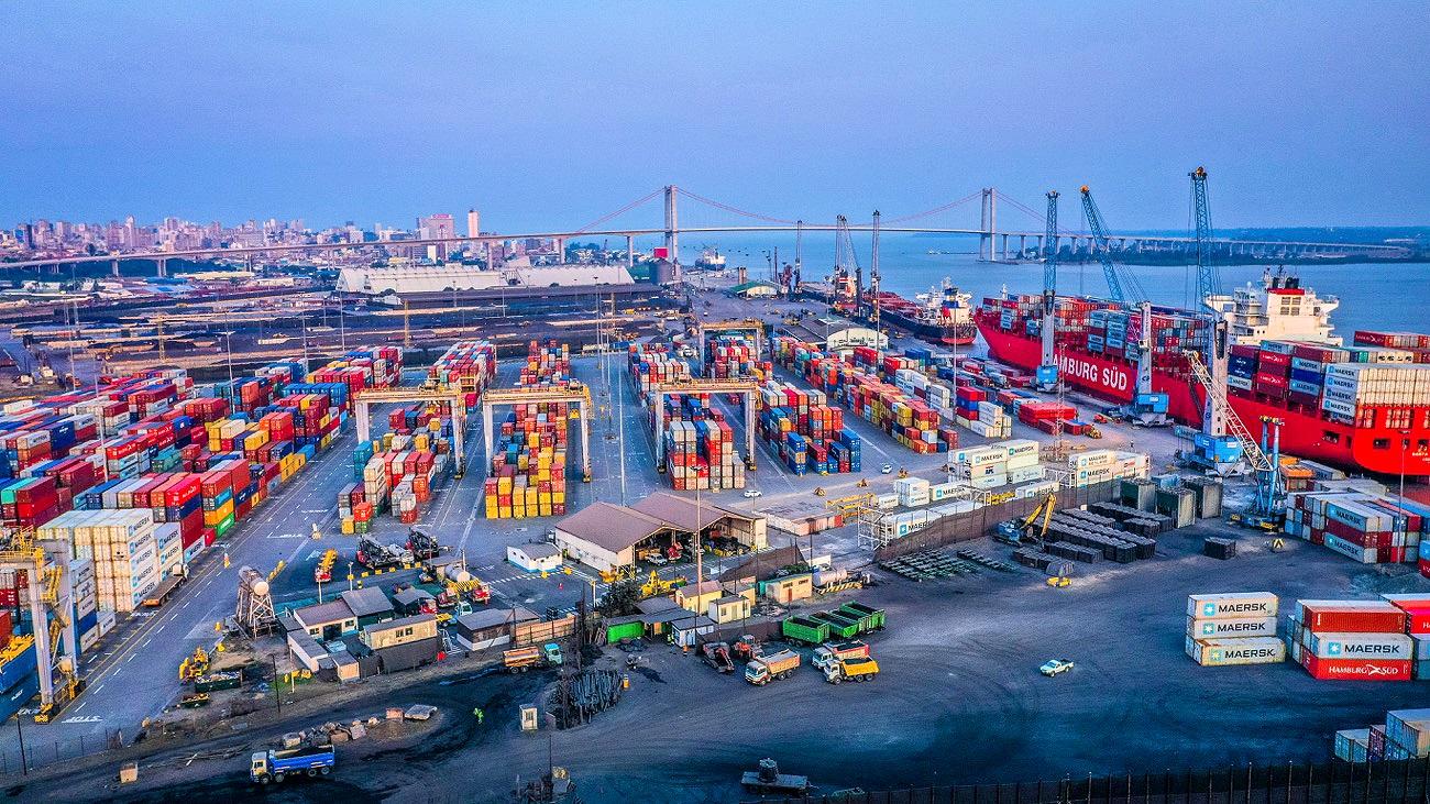 Porto de Maputo Registou Queda de 14% no Volume de Cargas Devido a Instabilidade Social • Diário Económico