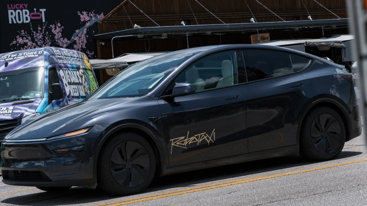 Robotáxi da Tesla expande-se em Austin e 'visa' San Francisco