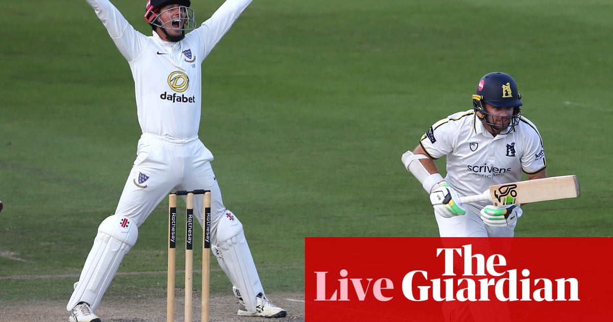 Surrey v Durham, Somerset V Notts e muito mais: County Cricket Day Quatro - Live | Divisão de Campeonato do Condado Um