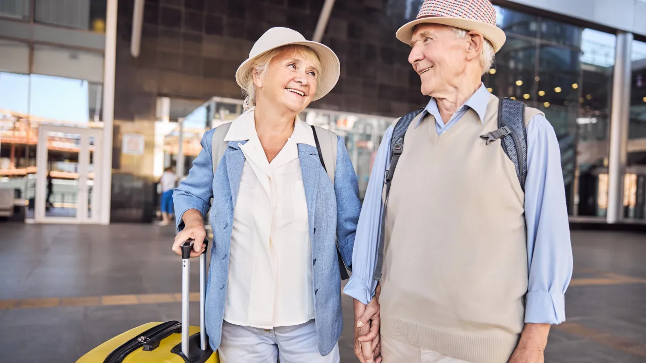 TEM Mais de 65 Anos? Evite Estas Cinco Peças de Roupa Aos Viajar