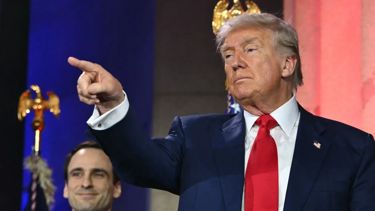 Trump Lança Plano para Acelerar Criaza de ia sem 'viés ideológico'