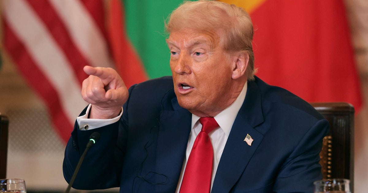 Trump elogia o presidente da Libéria em seu domínio em inglês ...