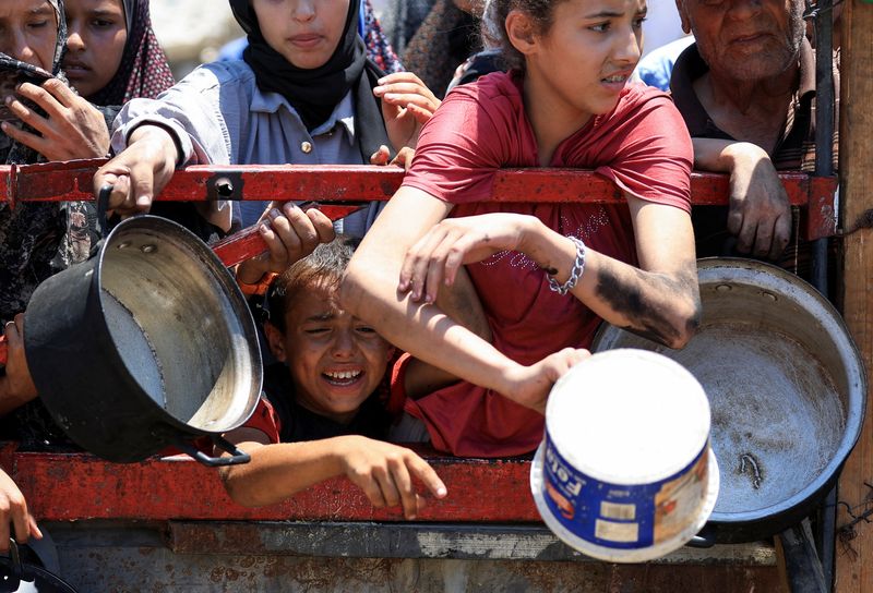 UE diz que todas as opções estão na mesa se Israel não melhorar situação humanitária em Gaza
