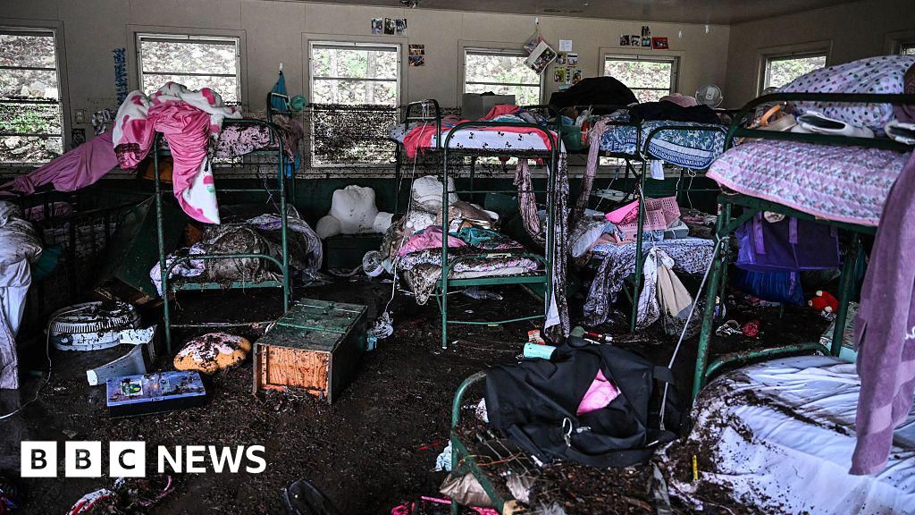 Um acampamento de verão para meninas foi interrompido por um desastre mortal
