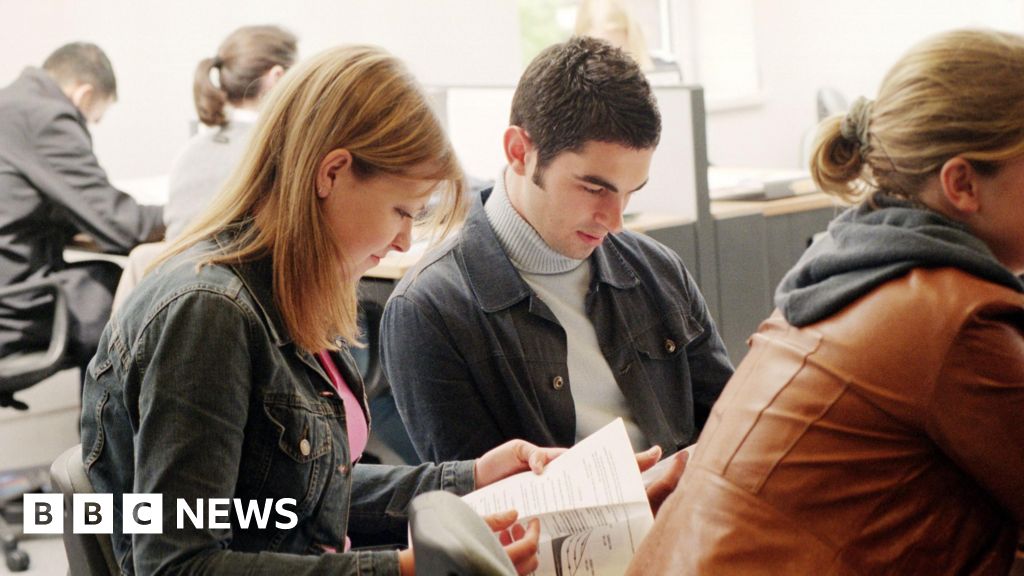 Universidade das Highlands e Islands Números de estudantes caem
