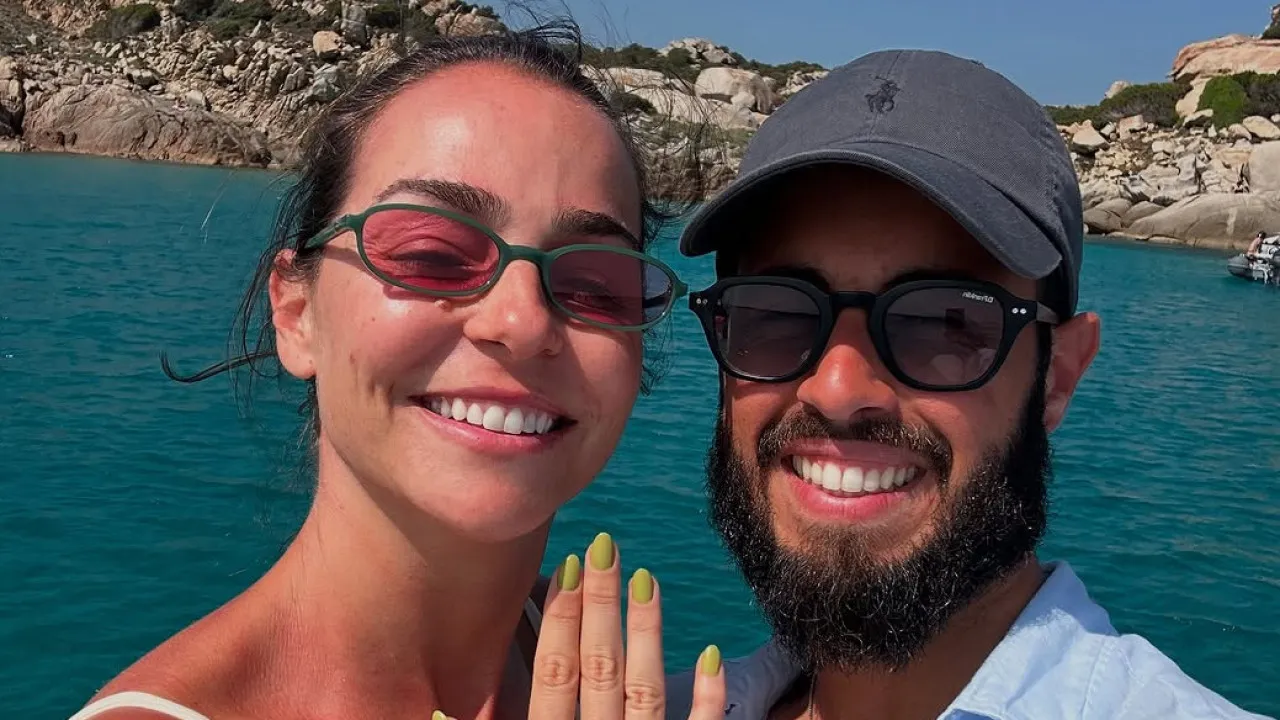 Vanessa Martins está noiva. David Soares pede influencer em casamento