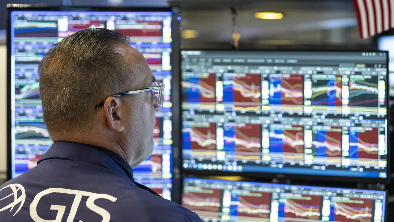 Wall Street sem rumo e espera resultados, mas com recorde do S&P500