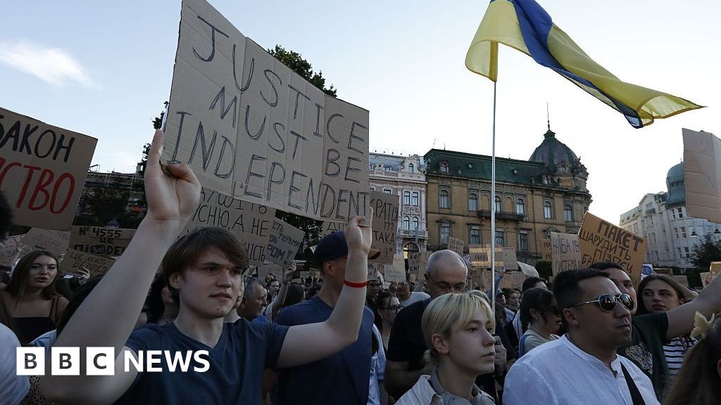 Zelensky Backtracks on Law sobre órgãos anticorrupção após protestos